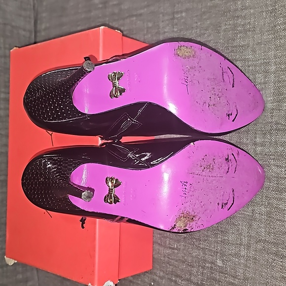 Betsey Johnson Black Patent Leather Pink Bows Spike High Heels Booties - Picture 4 of 5